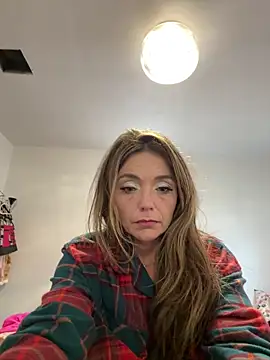 Snapshot of miatate chatting on February 15, 2026, 7:02 pm miatate online show from February 15, 2026, 7:02 pm