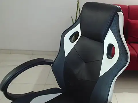 SeleneeRousse online show from March 10, 2026, 5:22 am