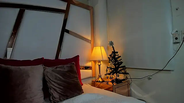 Snapshot of anna_jules chatting on December 16, 2025, 8:46 pm anna jules online show from December 16, 2025, 8:46 pm