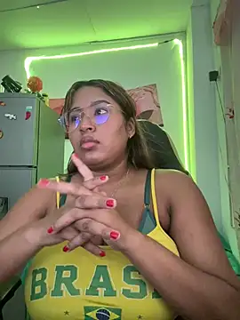 Snapshot of morena-2025 chatting on June 27, 2026, 3:01 am morena-2025 online show from June 27, 2026, 3:01 am