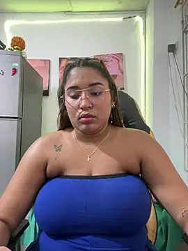 Snapshot of morena-2025 chatting on June 30, 2026, 11:38 pm morena-2025 online show from June 30, 2026, 11:38 pm