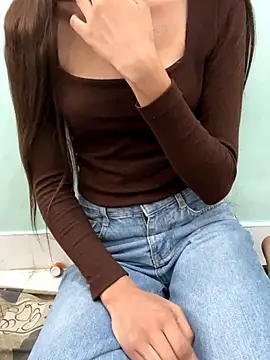 Snapshot of Sanaya_00 chatting on November 13, 2025, 9:13 am Sanaya 00 online show from November 13, 2025, 9:13 am