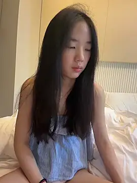 TinyBabe online show from April 14, 2026, 3:28 pm