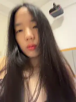 TinyBabe online show from April 18, 2026, 12:29 pm