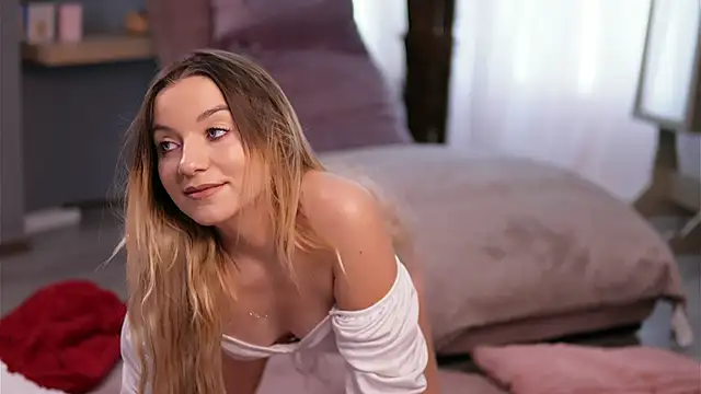 SkyEyesLuna online show from January 16, 2026, 4:05 am