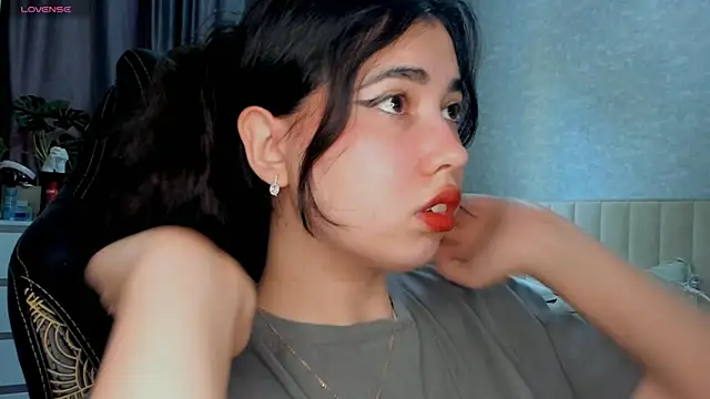 Snapshot of Diara_1an chatting on May 8, 2026, 3:32 am Diara 1an online show from May 8, 2026, 3:32 am