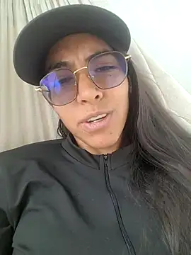 Snapshot of Naomi_Nyx chatting on November 14, 2025, 2:32 pm Naomi Nyx online show from November 14, 2025, 2:32 pm