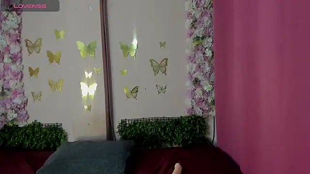 Dana Scully online show from December 1, 2025, 1:45 pm