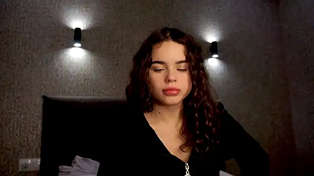 Snapshot of lindaTT chatting on November 26, 2025, 1:11 pm lindaTT online show from November 26, 2025, 1:11 pm