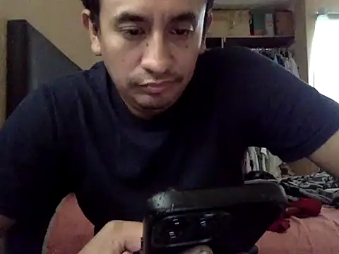 manrrique4567 online show from February 13, 2026, 3:01 pm