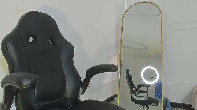 nicolvibes 212 online show from February 6, 2026, 8:27 pm