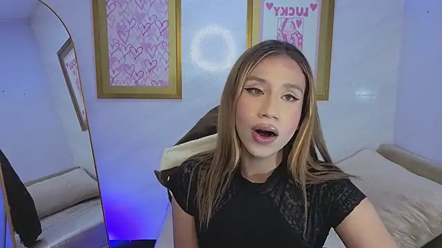 Evy Luxx v online show from March 8, 2026, 3:32 am