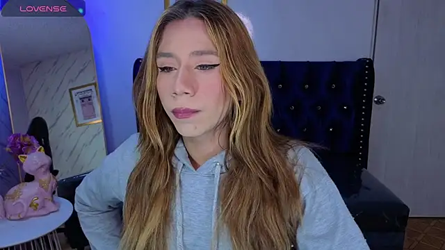 Evy Luxx v online show from February 18, 2026, 3:37 am