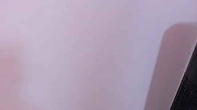 miaamonroee1 online show from November 19, 2025, 9:59 pm