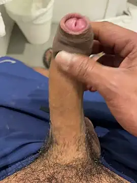 sweetblacky87 online show from April 26, 2026, 11:24 pm