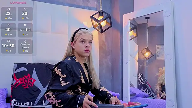 Valentino moretti online show from April 20, 2026, 11:13 am