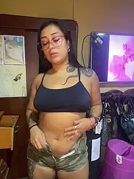 Felinamiau online show from February 15, 2026, 4:24 am