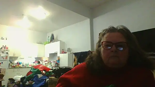 TiguhguhrsRose online show from December 2, 2025, 2:01 am