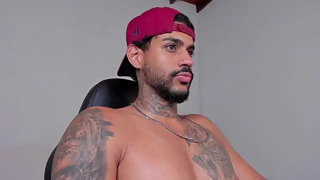 LuigiVitale 1 online show from January 8, 2026, 1:22 am