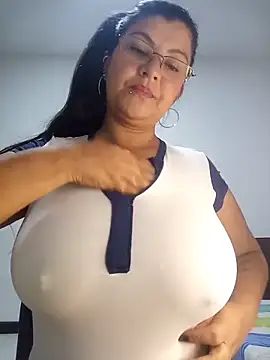 CelesteAlvarez1989 online show from June 14, 2026, 7:31 am