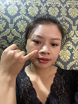 sara-xx online show from November 14, 2025, 3:10 am