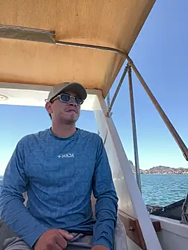 algila08 online show from April 19, 2026, 8:00 pm