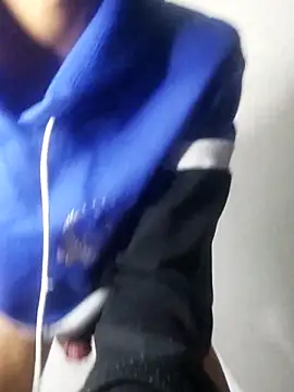 Snapshot of Luigi_cumming1 chatting on November 23, 2025, 5:39 am Luigi cumming1 online show from November 23, 2025, 5:39 am