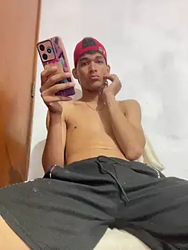 Luigi cumming1 online show from May 7, 2026, 12:48 am