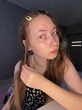 Holy Poly online show from March 18, 2026, 5:32 am