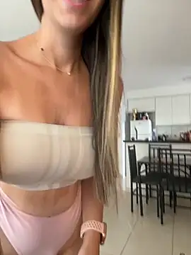 BelleRune online show from December 3, 2025, 9:20 am