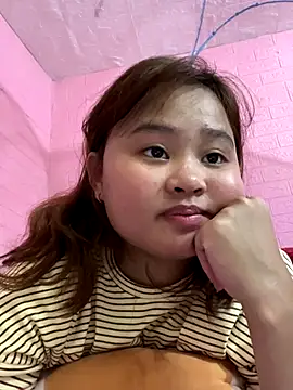 Snapshot of Lina8386 chatting on November 16, 2025, 7:29 pm Lina8386 online show from November 16, 2025, 7:29 pm