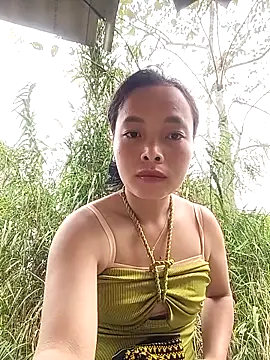 Yumi 08 online show from November 17, 2025, 1:31 am