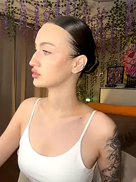 that eva online show from November 30, 2025, 6:14 am