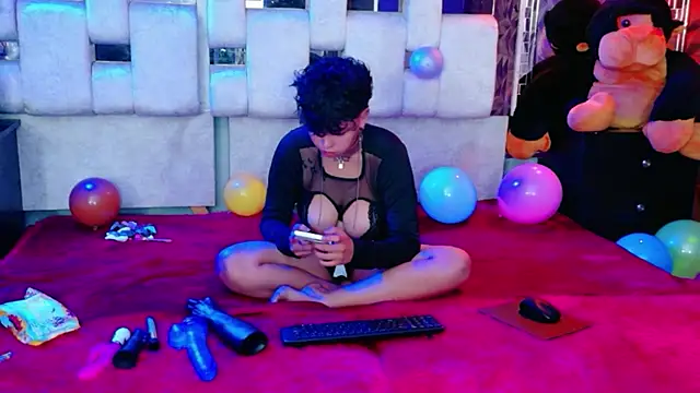 lunabustygirl online show from February 3, 2026, 6:46 pm