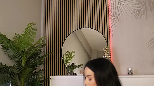 Miss Denisse online show from December 15, 2025, 8:47 pm