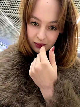 hani obsessed online show from December 16, 2025, 10:08 am