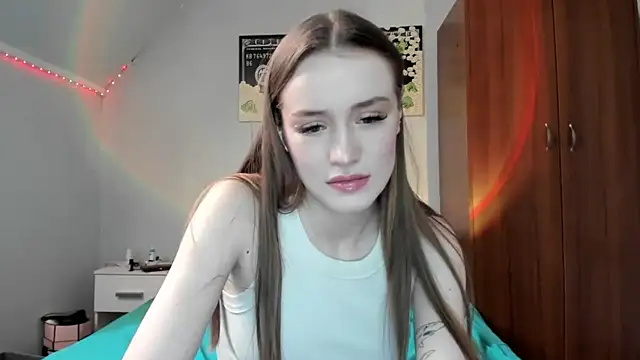 Snapshot of tinyglow chatting on February 20, 2026, 11:50 pm tinyglow online show from February 20, 2026, 11:50 pm