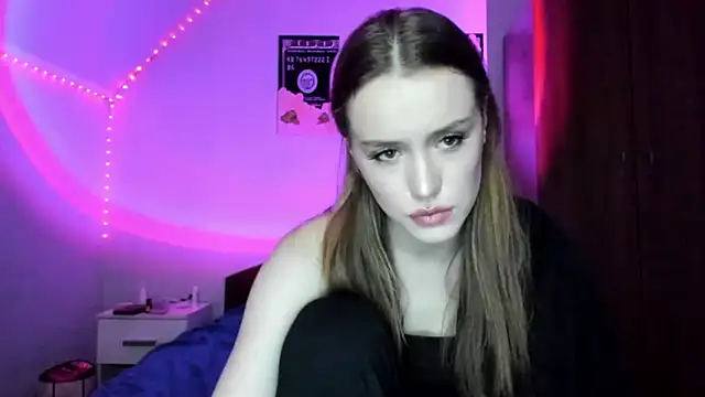 Snapshot of tinyglow chatting on February 14, 2026, 9:59 pm tinyglow online show from February 14, 2026, 9:59 pm