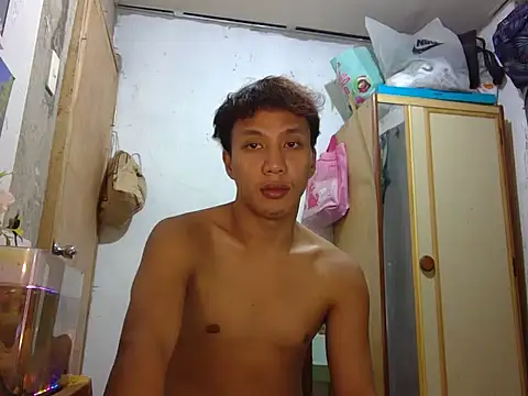 Snapshot of newgys chatting on March 12, 2026, 4:44 pm newgys online show from March 12, 2026, 4:44 pm