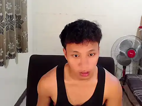 Snapshot of newgys chatting on February 24, 2026, 1:01 pm newgys online show from February 24, 2026, 1:01 pm