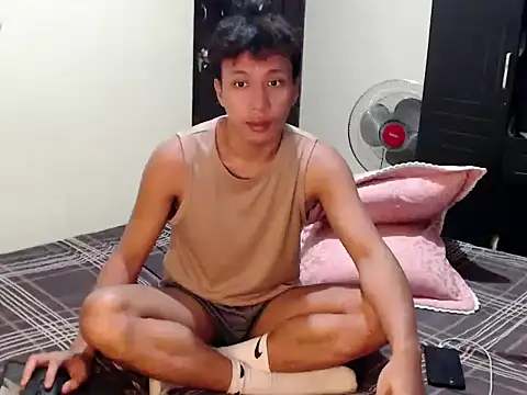 Snapshot of newgys chatting on March 14, 2026, 9:43 pm newgys online show from March 14, 2026, 9:43 pm