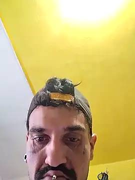 xxxbananaboy online show from November 17, 2025, 9:08 pm