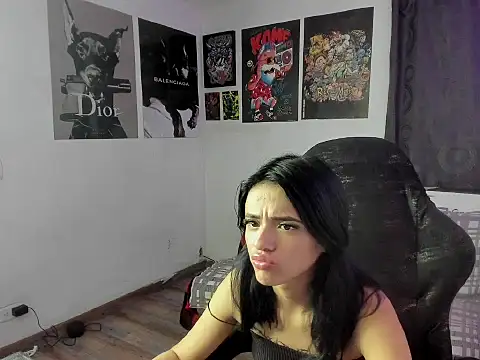 Candy  Girll18 online show from February 18, 2026, 1:03 am