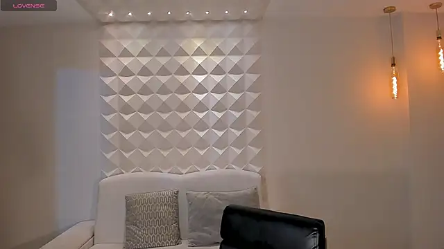 HaileyRoss  online show from March 25, 2026, 12:04 pm