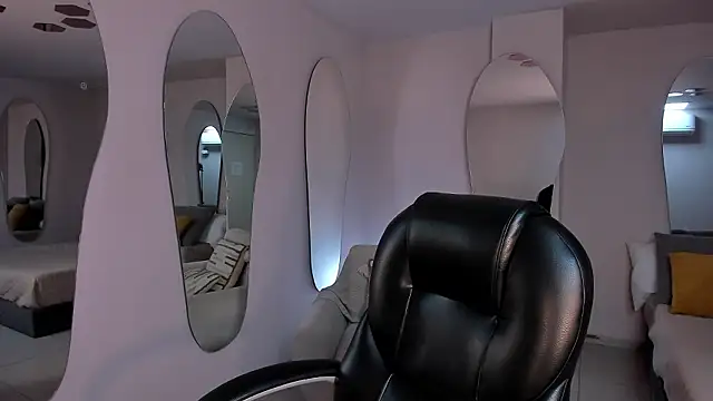 SophieLanne online show from March 1, 2026, 11:27 pm