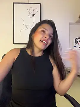 LaraDanverss online show from April 9, 2026, 8:26 pm