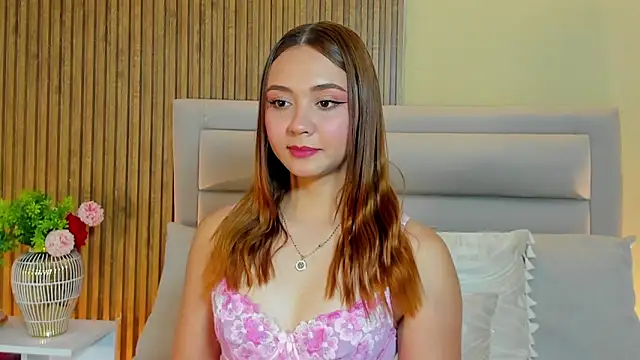 LondraBlush online show from April 18, 2026, 1:24 pm