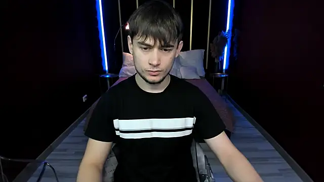 AlejandroEllias online show from January 17, 2026, 4:05 am