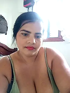  QueenSofia  online show from November 20, 2025, 7:25 pm