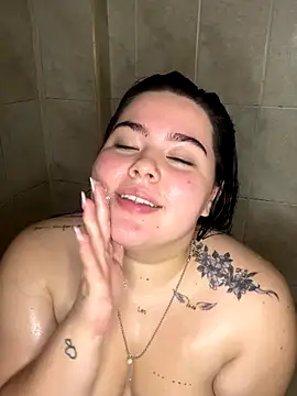 Snapshot of Martina_croww chatting on November 18, 2025, 7:50 pm Martina croww online show from November 18, 2025, 7:50 pm